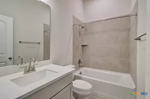 747 Navarro St, New Braunfels, TX 78132 - Photo 8