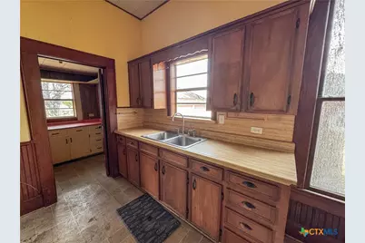 670 Thiele Road, Yoakum, TX 77995 - Photo 28