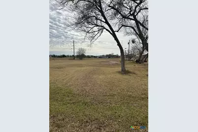 508 W Dallas Avenue, Seadrift, TX 77983 - Photo 2