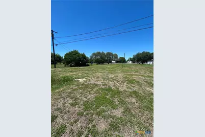 508 W Dallas Avenue, Seadrift, TX 77983 - Photo 2