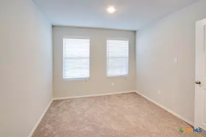 1915 Chiffchaff, New Braunfels, TX 78130 - Photo 6