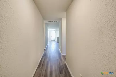 1915 Chiffchaff, New Braunfels, TX 78130 - Photo 4