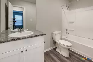 1915 Chiffchaff, New Braunfels, TX 78130 - Photo 8