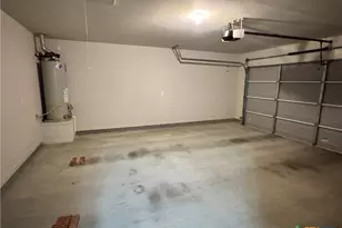 909 2nd St, Cuero, TX 77954 - Photo 16