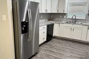 909 2nd St, Cuero, TX 77954 - Photo 2