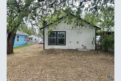 929 Veterans Street, Seguin, TX 78155 - Photo 2