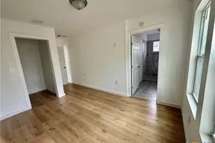 929 Veterans St, Seguin, TX 78155 - Photo 10