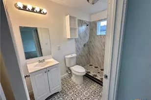 929 Veterans St, Seguin, TX 78155 - Photo 12