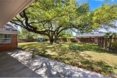 2010 N Beal Street, Belton, TX 76513 - Photo 36