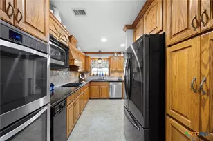 2010 N Beal St, Belton, TX 76513 - Photo 18