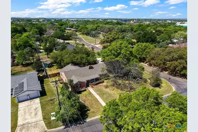 2010 N Beal Street, Belton, TX 76513 - Photo 4