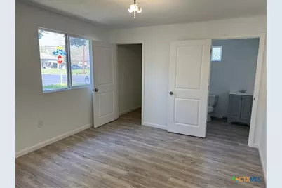 2411 Mumphord Street, Victoria, TX 77901 - Photo 10