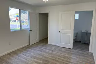 2411 Mumphord St, Victoria, TX 77901 - Photo 10