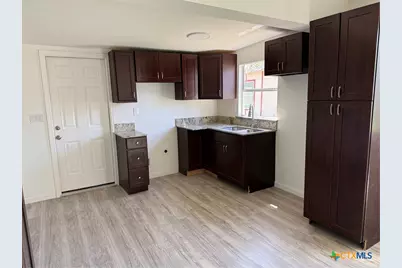 2411 Mumphord Street, Victoria, TX 77901 - Photo 2