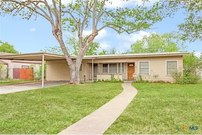 1010 E Humphreys Street, Seguin, TX 78155 - Photo 1