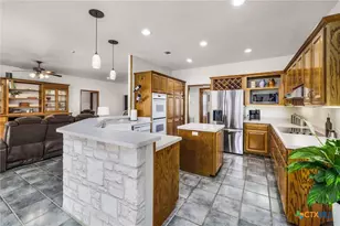 155 Maverick, New Braunfels, TX 78132 - Photo 20