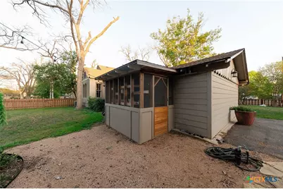 1202 Pecan Street, Bastrop, TX 78602 - Photo 36