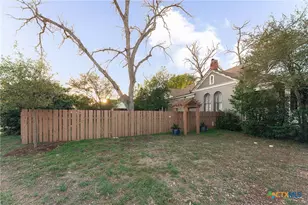 1202 Pecan St, Bastrop, TX 78602 - Photo 8