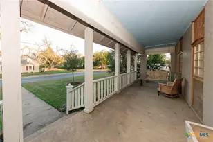 1202 Pecan St, Bastrop, TX 78602 - Photo 10