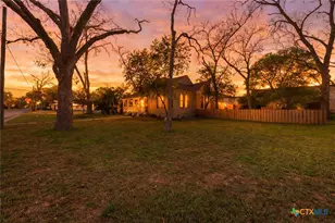 1202 Pecan St, Bastrop, TX 78602 - Photo 6