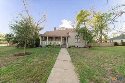 1202 Pecan Street, Bastrop, TX 78602 - Photo 2