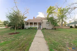 1202 Pecan St, Bastrop, TX 78602 - Photo 2
