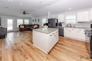 303 Schuyerville Dr, Elgin, TX 78621 - Photo 10
