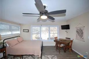 125 W Wallace St, Gonzales, TX 78629 - Photo 6