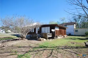 125 W Wallace St, Gonzales, TX 78629 - Photo 20