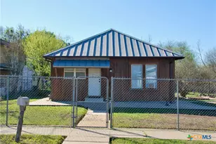 125 W Wallace St, Gonzales, TX 78629 - Photo 16