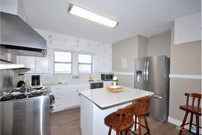 125 W Wallace Street, Gonzales, TX 78629 - Photo 4