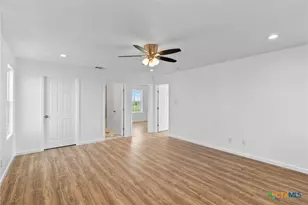 408 W Royal Oak Ln, Rockport, TX 78382 - Photo 8
