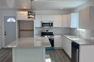 408 W Royal Oak Ln, Rockport, TX 78382 - Photo 4