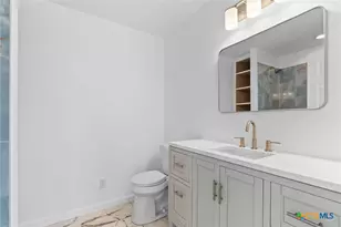 408 W Royal Oak Ln, Rockport, TX 78382 - Photo 12