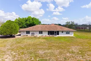 202 W Partridge Rd, Victoria, TX 77905 - Photo 2
