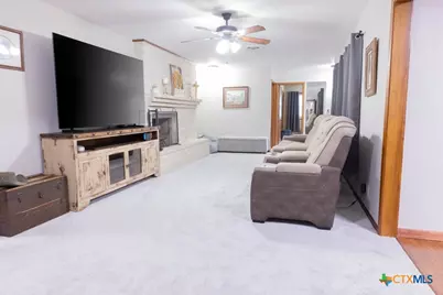 202 W Partridge Road, Victoria, TX 77905 - Photo 8