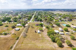 202 W Partridge Rd, Victoria, TX 77905 - Photo 32