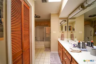 2801 E Loma Vista Ave, Victoria, TX 77901 - Photo 10