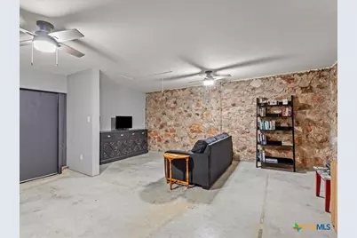 277 Magazine Avenue, New Braunfels, TX 78130 - Photo 28