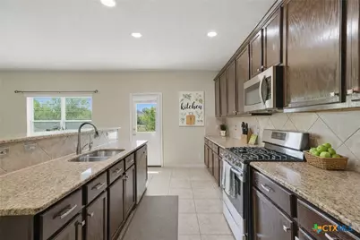 644 Peacock Lane, New Braunfels, TX 78130 - Photo 6