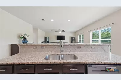 644 Peacock Lane, New Braunfels, TX 78130 - Photo 10