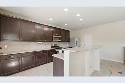 644 Peacock Lane, New Braunfels, TX 78130 - Photo 8