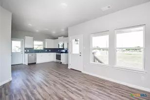 544 Buckskin Dr, Palacios, TX 77465 - Photo 14