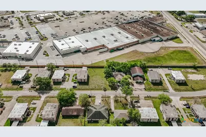 902 Simpson Road, Victoria, TX 77904 - Photo 8