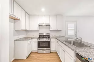 7102 Satellite Wy, San Antonio, TX 78252 - Photo 2