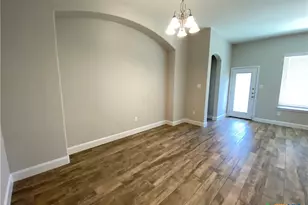 1331 Hillsong St, New Braunfels, TX 78130 - Photo 6