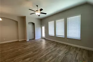 1331 Hillsong St, New Braunfels, TX 78130 - Photo 4