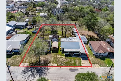 226 Thornton Street, Gonzales, TX 78629 - Photo 2