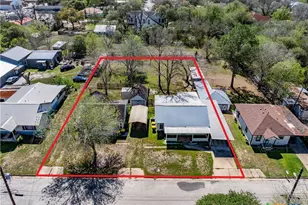 226 Thornton St, Gonzales, TX 78629 - Photo 2