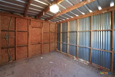 226 Thornton Street, Gonzales, TX 78629 - Photo 14